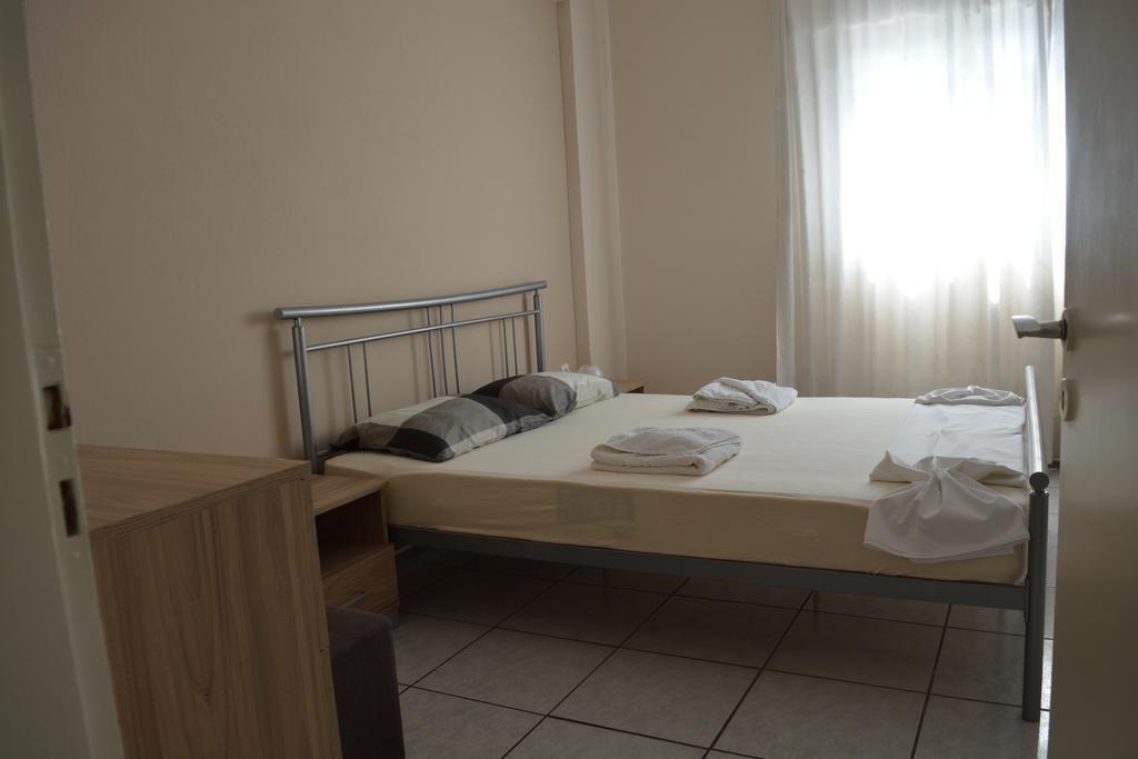 Iro Apartmentsパラリア・アギア・フォティニ エクステリア 写真